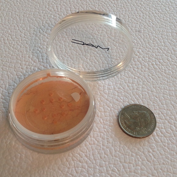 MAC Cosmetics Pearlizer Sheer Pigment "APRIPEACH" - Picture 3 of 5